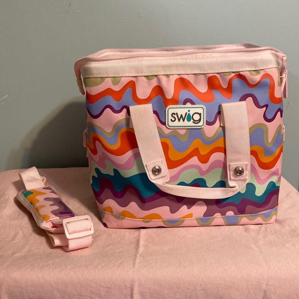 New swig cooler lunch box